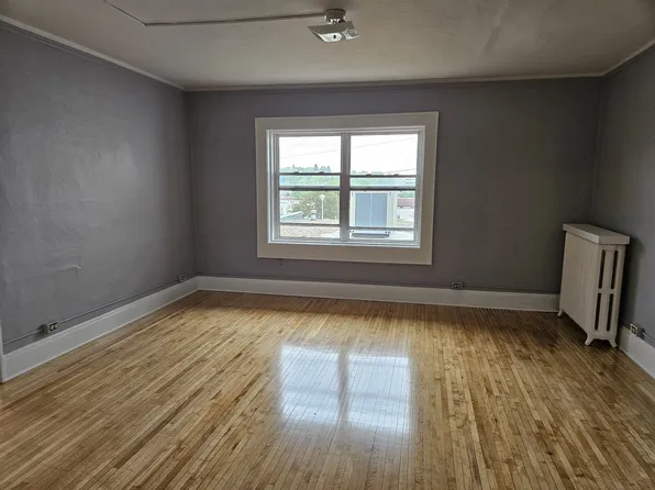 118 1/2 E Washington Ave #2, Fergus Falls, MN 56537