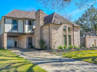15810 Woodcroft Dr, Houston, TX 77095