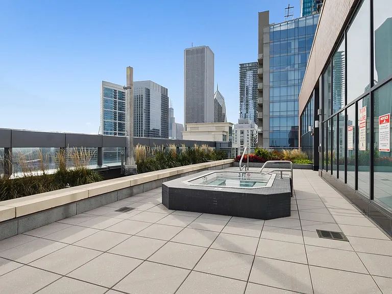 450 E Waterside Dr #1102 — Photo 24
