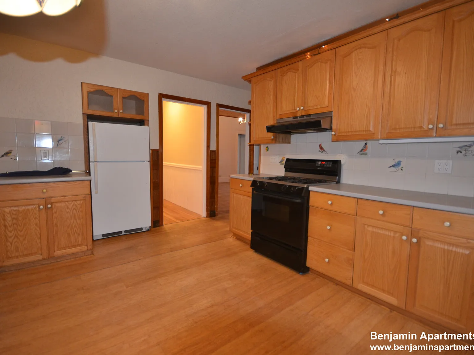 3 bed, 999 sqft, $3,300 — Photo 4