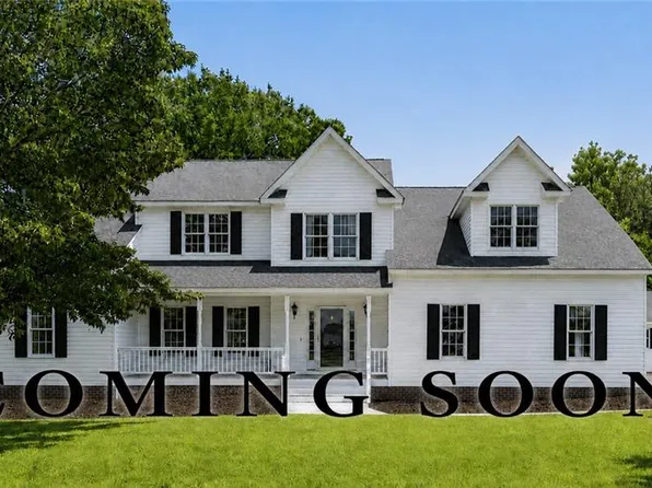 1929 Retreat Dr, Mechanicsville, VA 23111