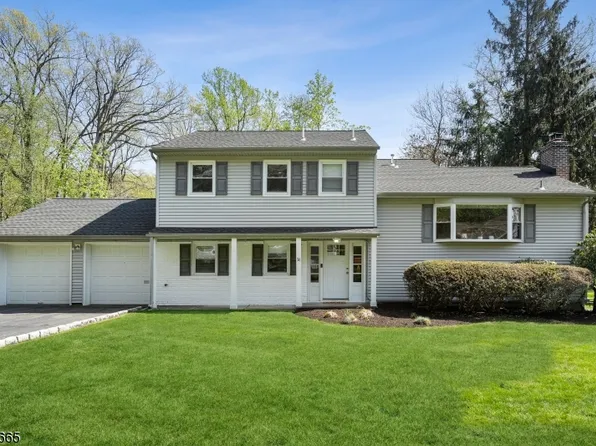 36 Cavell Pl, West Caldwell Twp., NJ 07006