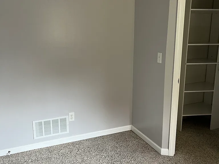 25 Townhouse Dr — Photo 6