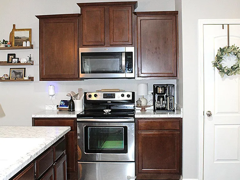 221 Seville St — Photo 16