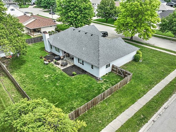 3rd image of 2575 Deerfield Ct