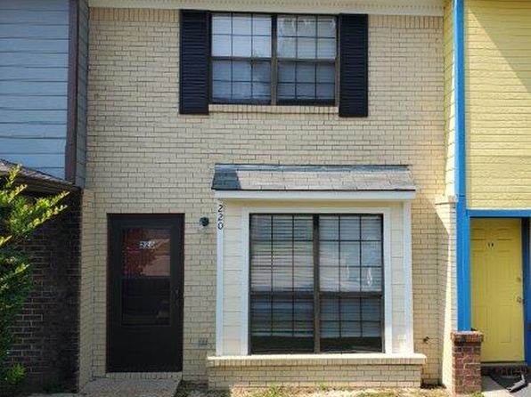 220 Edith Way