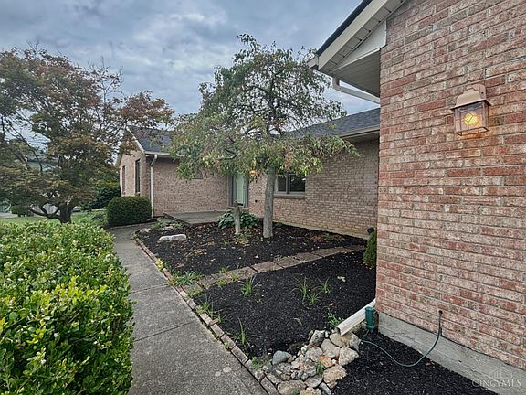 3rd image of 7570 Newkirk Dr