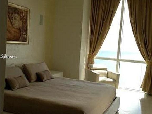 5th image of 18101 Collins Ave #5302