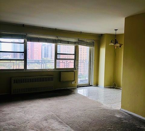 4th image of 2932 W 5th St APT 11A