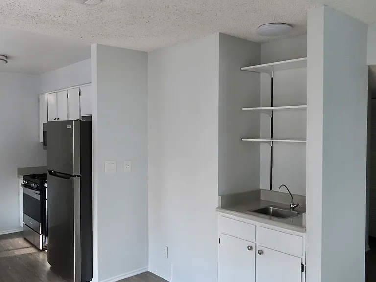 1103 W Angeleno Ave #D — Photo 10