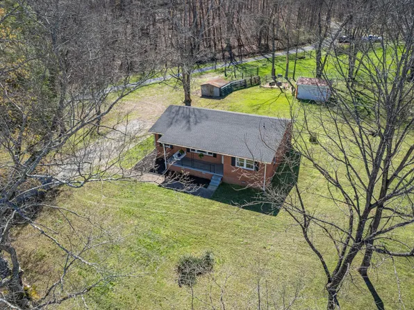 755 Briar Pond Rd, Centerville, TN 37033