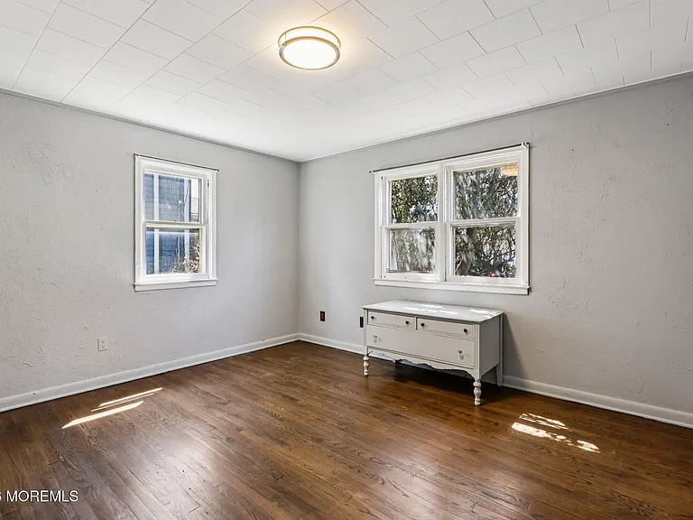 15 Woolley Ave — Photo 11