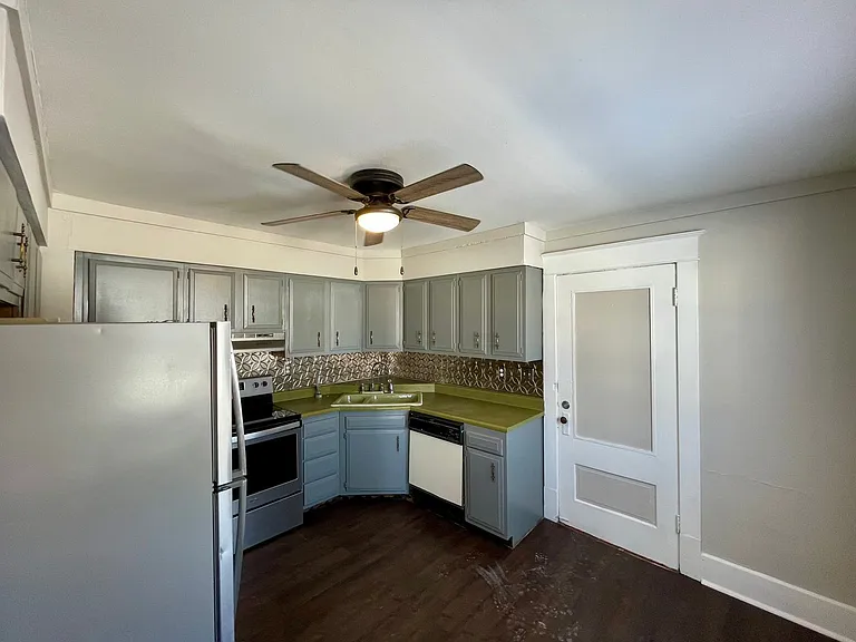 1501 S Spring St — Photo 8