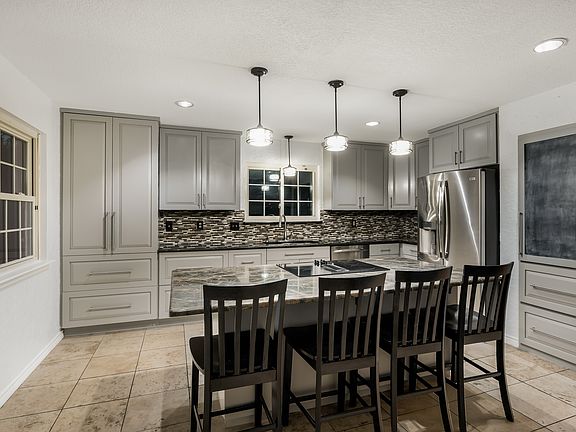 5th image of 314 Country Wood Dr