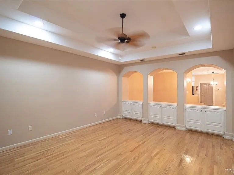 113 E Yucca Ave — Photo 4
