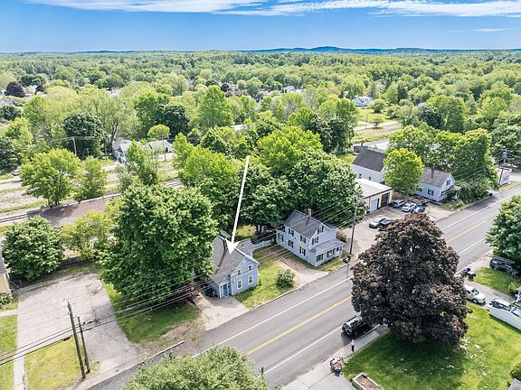 4th image of 332 Main Street