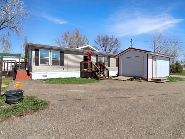 204 N Main St, Epping, ND 58843