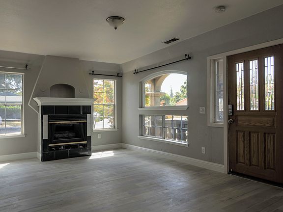 2nd image of 2202 Capitol Ave
