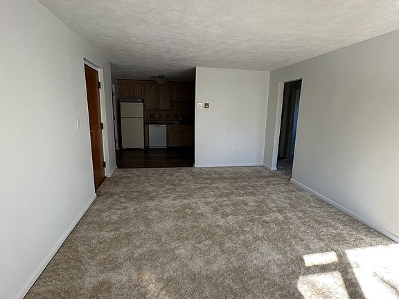 2nd image of 160 Lexington St #28