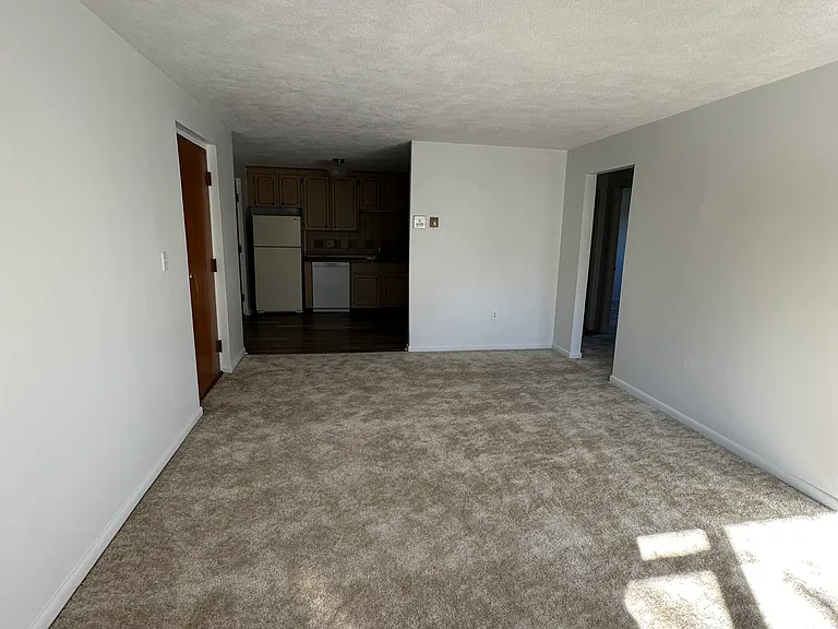 160 Lexington St #28 — Photo 2