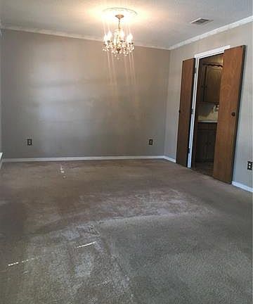 4th image of 5034 Menefee Dr