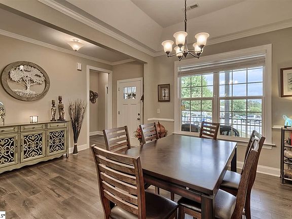 5th image of 18 Manorwood Ct