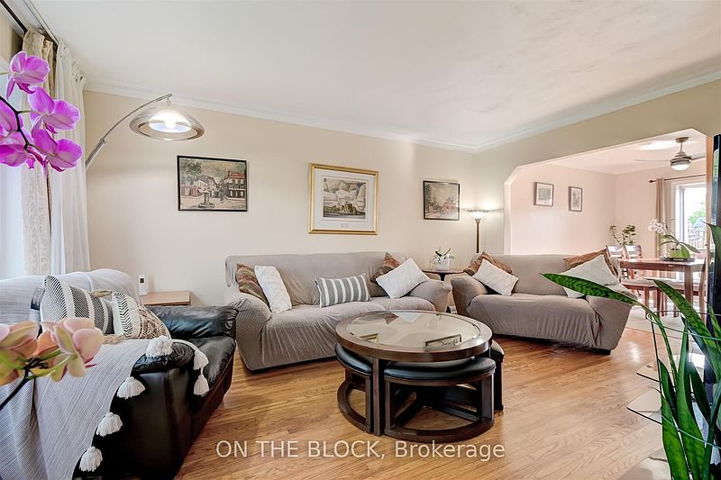 Toronto House for rent - 3 Bedrooms — photo 2