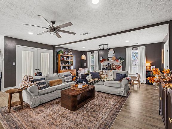 3rd image of 6329 Lemans Ln