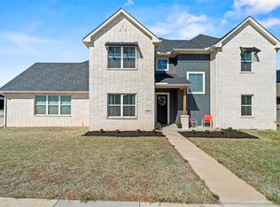 9909 Glover River Dr, Yukon, OK 73099