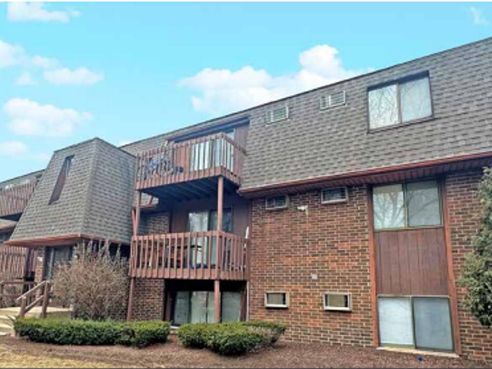 1st image of 1472 Pioneer Rd #7