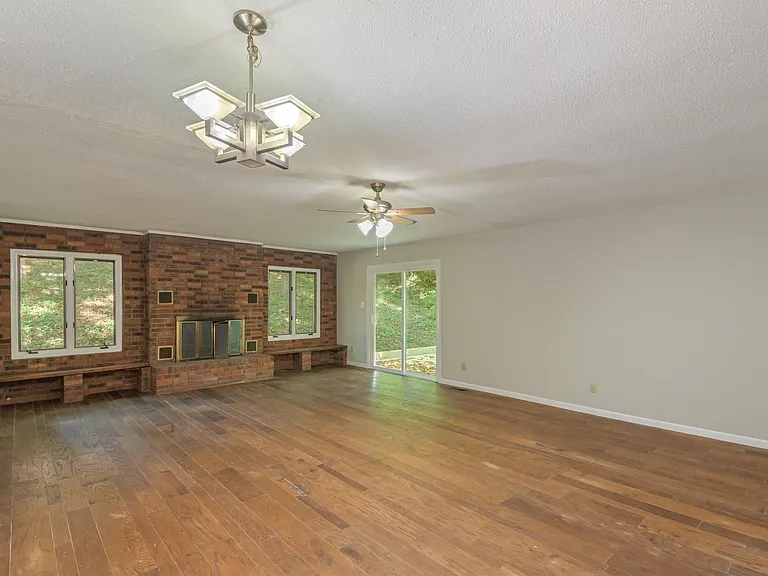 7201 Dogwood Dr — Photo 6