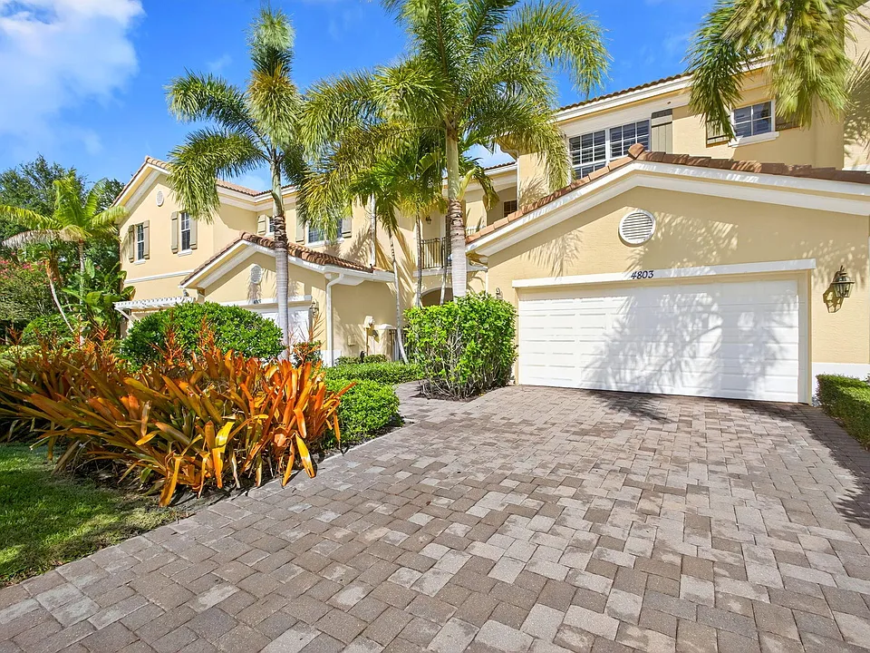 4803 Cadiz Cir