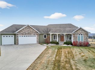 17176 Hilltop Ln SE, Chatfield, MN 55923