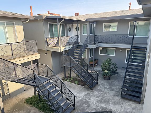 2nd image of 1400 Laurel St APT 6