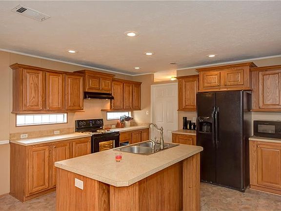 3rd image of 416 King Charles Cir