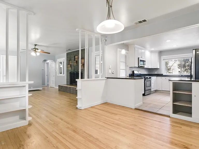 1385 Martin Ln — Photo 12