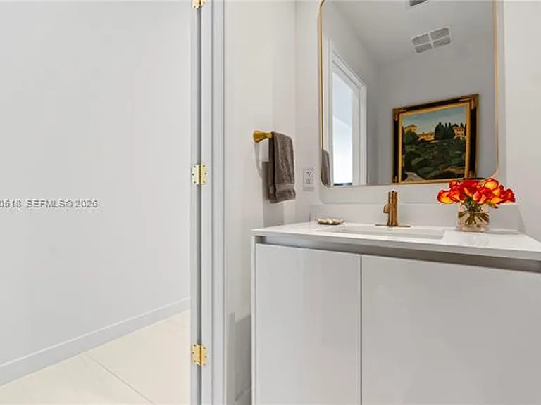 2678 Tigertail Ave #Penthouse CU-4 — Photo 26