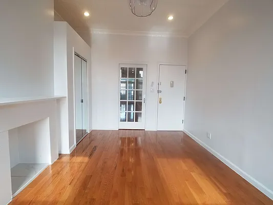 Rented by Compass | media 14