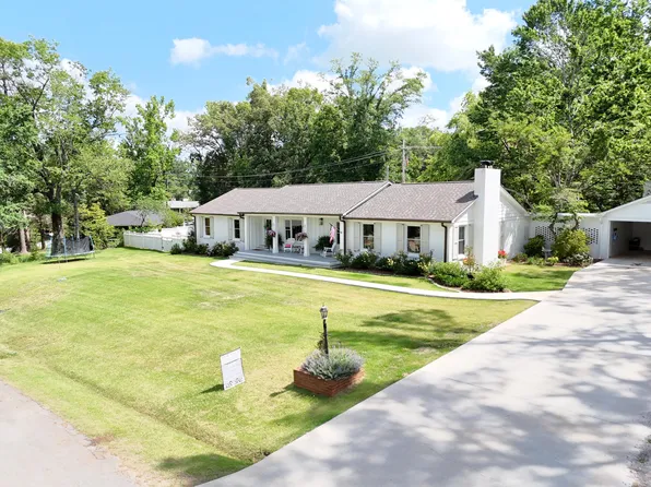 704 E Shady Ln, New Albany, MS 38652