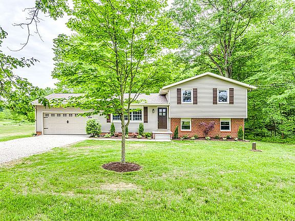 Beautiful Bi-level home
