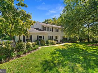 6 Landing Ln, Princeton Junction, NJ 08550