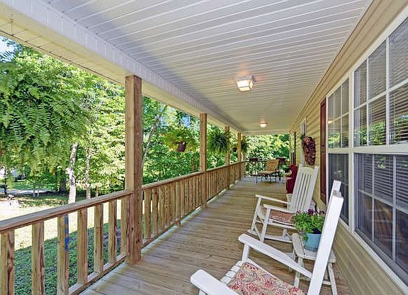 2nd image of 1919 Bell Oak Dr
