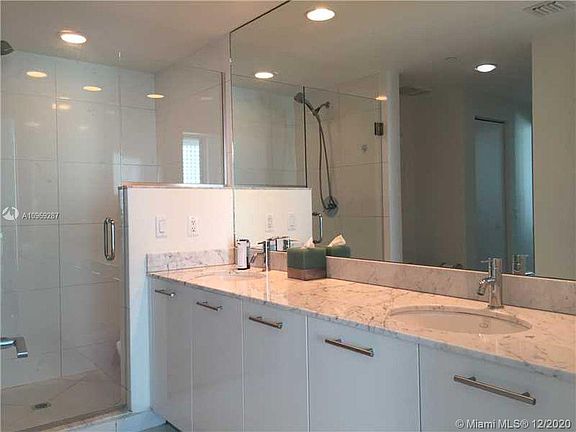 5th image of 500 Brickell Ave APT 3805