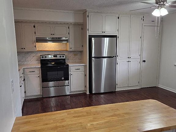 2nd image of 217 Parkins St #3