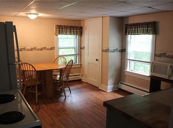 5th image of 163 Myrtle Ave