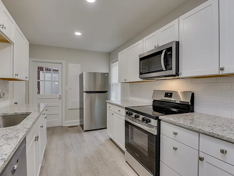 2336 Redwood Dr — Photo 10