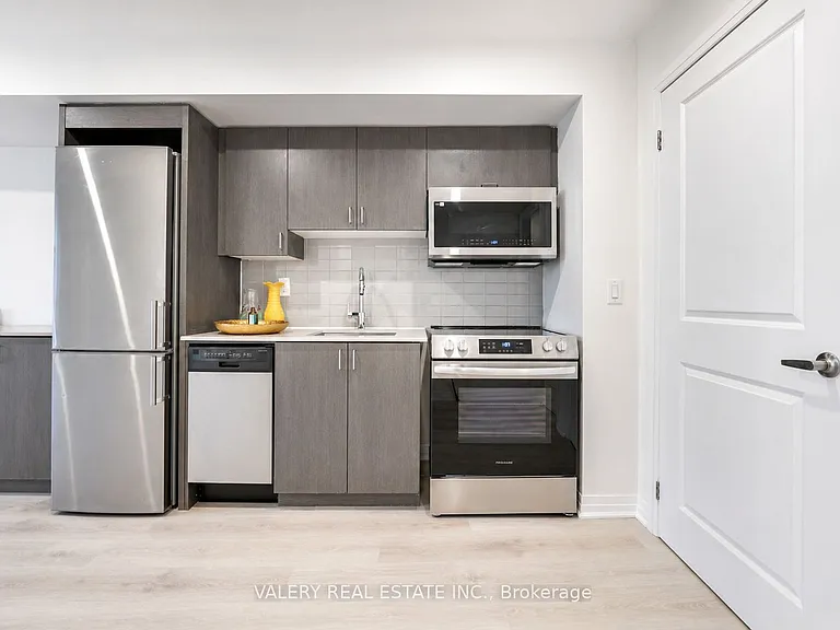 183 William Duncan Rd S #1 — Photo 7