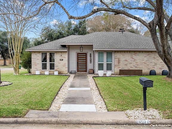 3rd image of 1907 Marlberry Ln