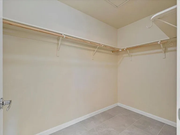 1065 Saginaw Ter #304 — Photo 4