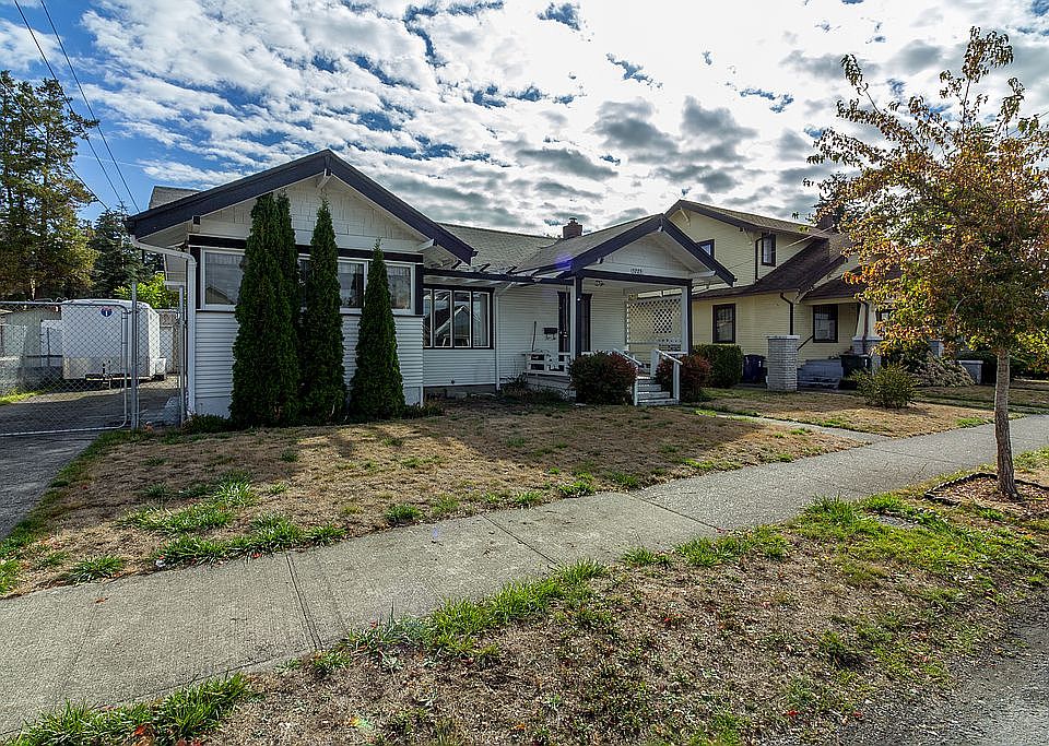 1st image of 5225 S Puget Sound Ave